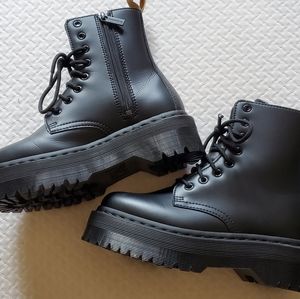 Dr Martens Jadon II Mono Platform Boots